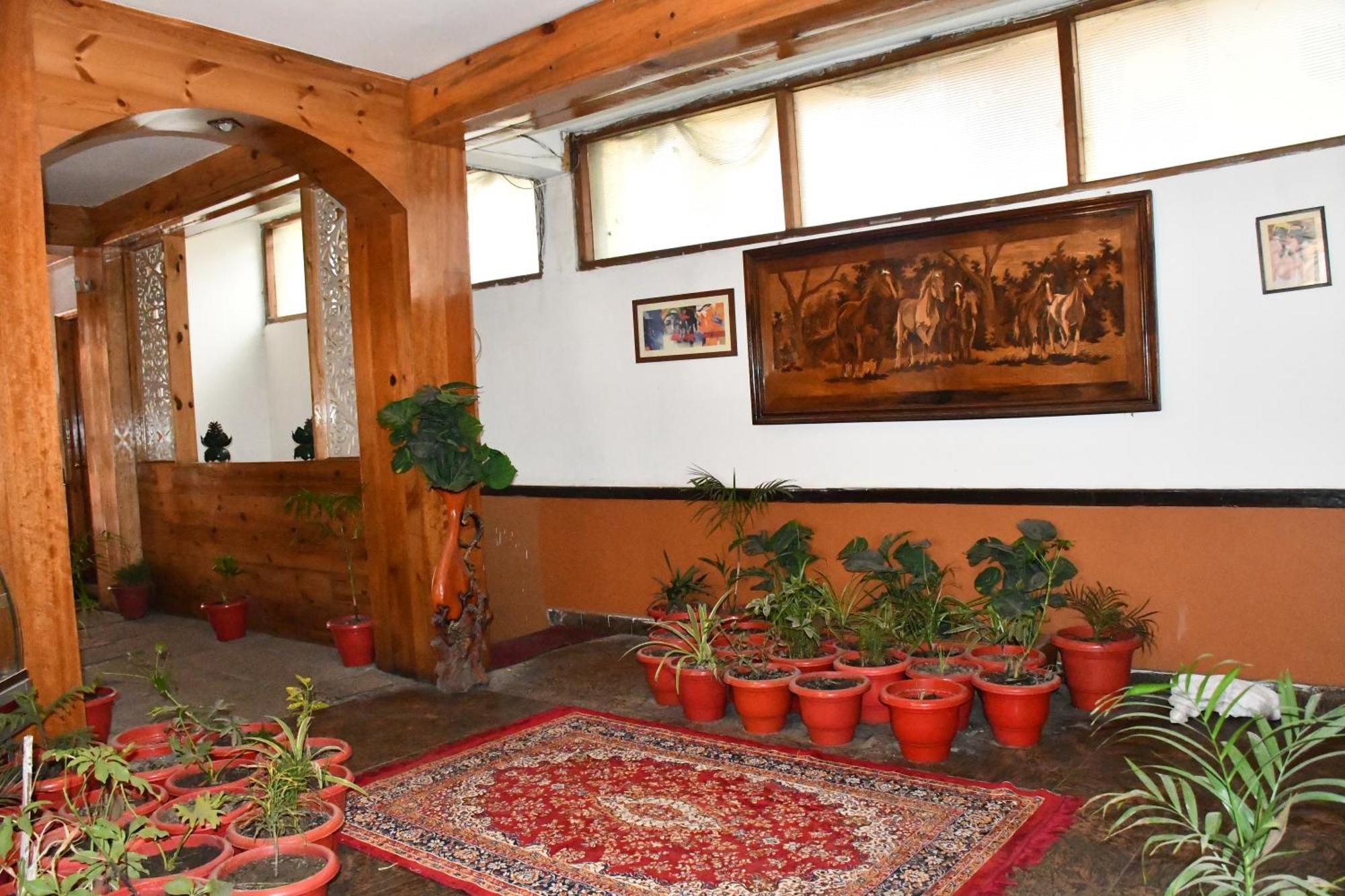 The Whispering Inn Resort And Bar Manāli Buitenkant foto