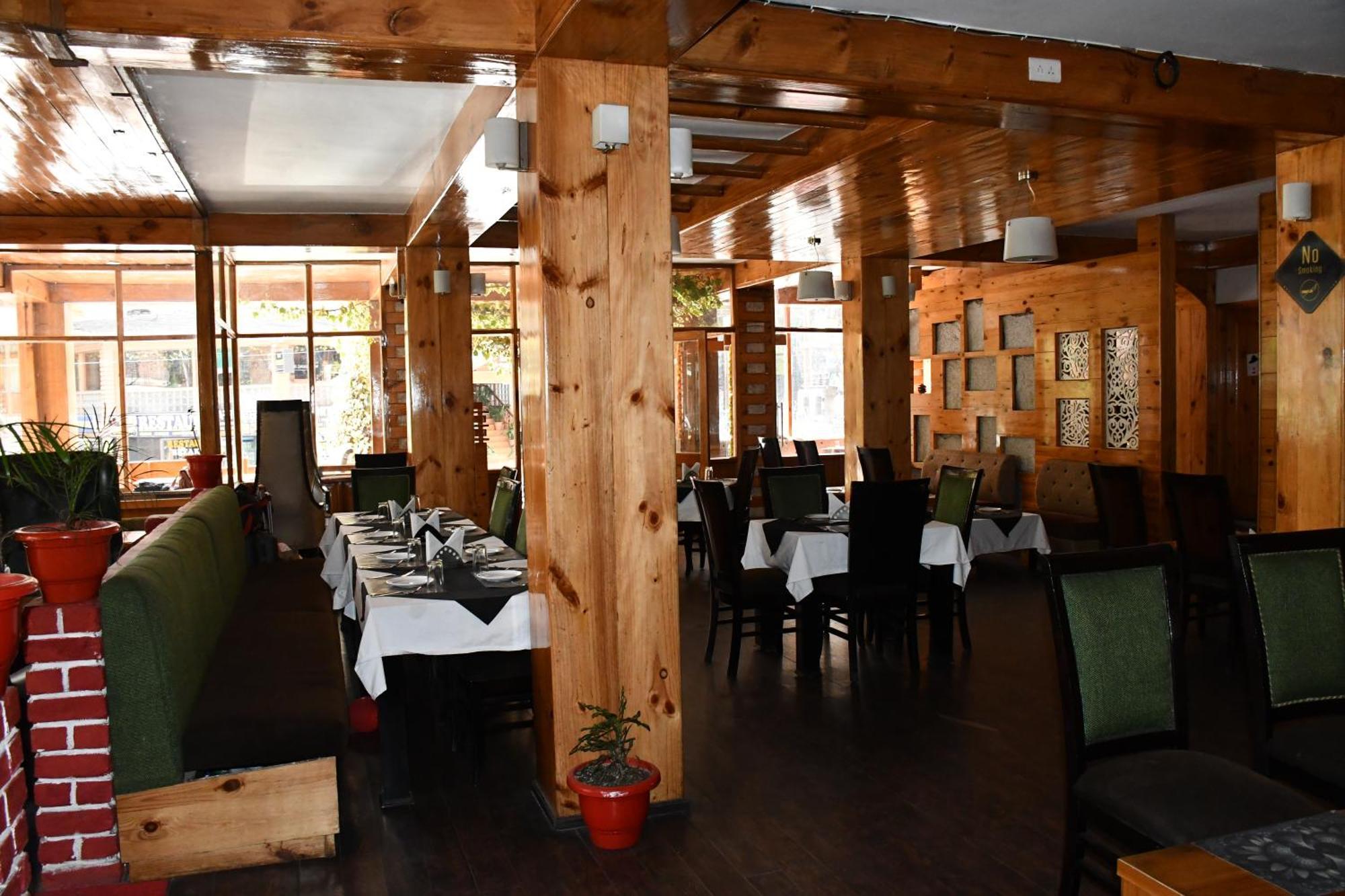 The Whispering Inn Resort And Bar Manāli Buitenkant foto