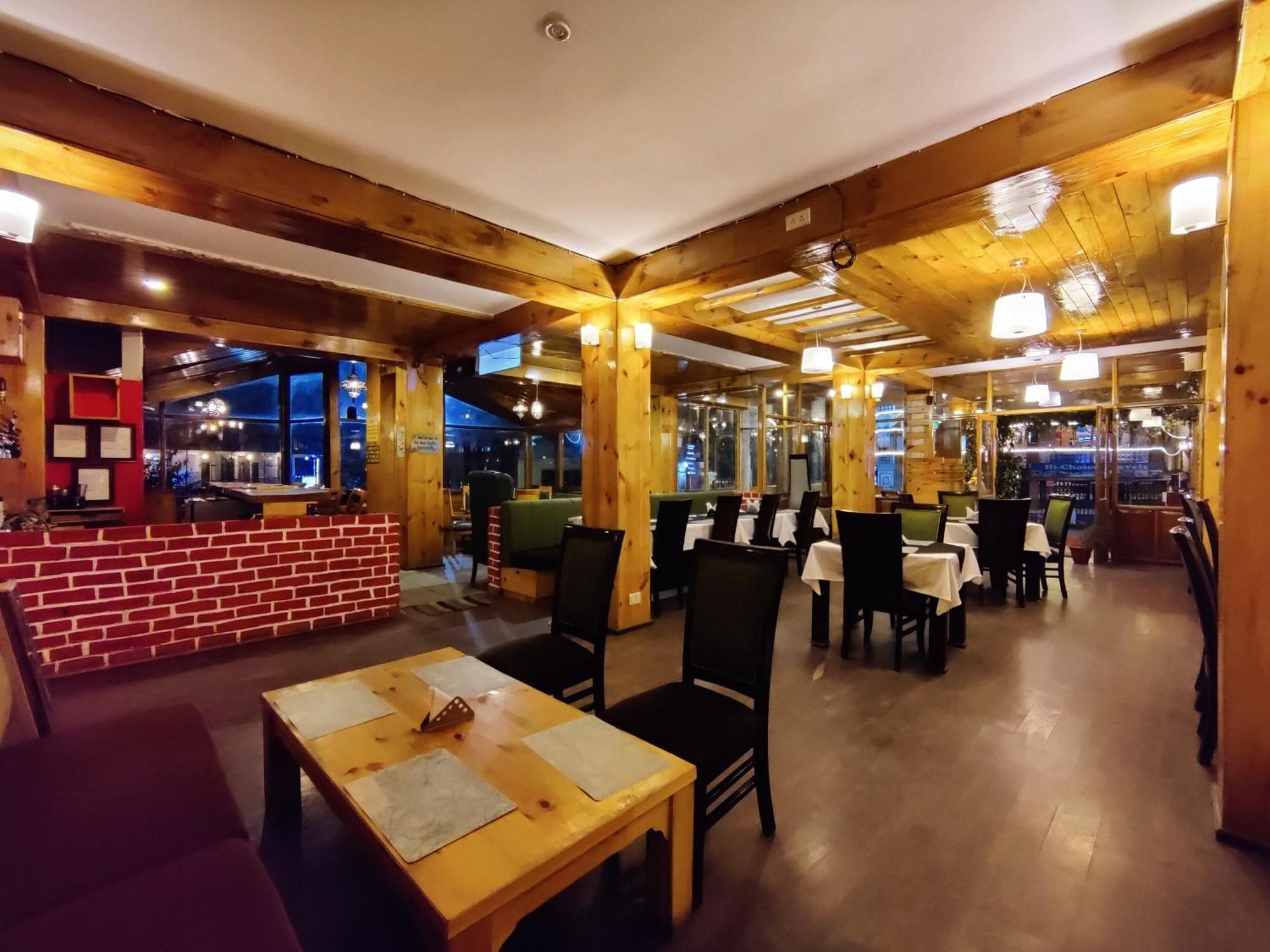 The Whispering Inn Resort And Bar Manāli Buitenkant foto