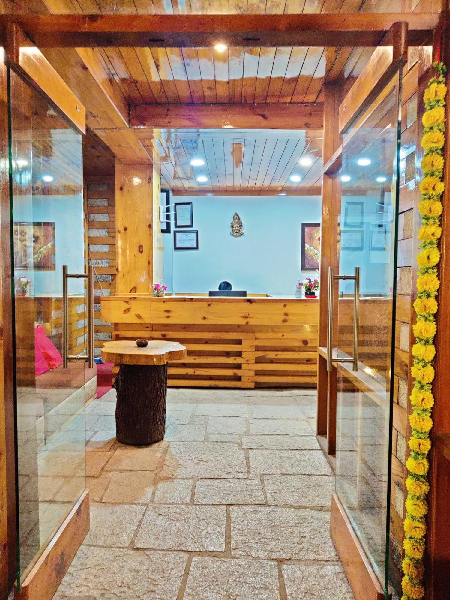 The Whispering Inn Resort And Bar Manāli Buitenkant foto