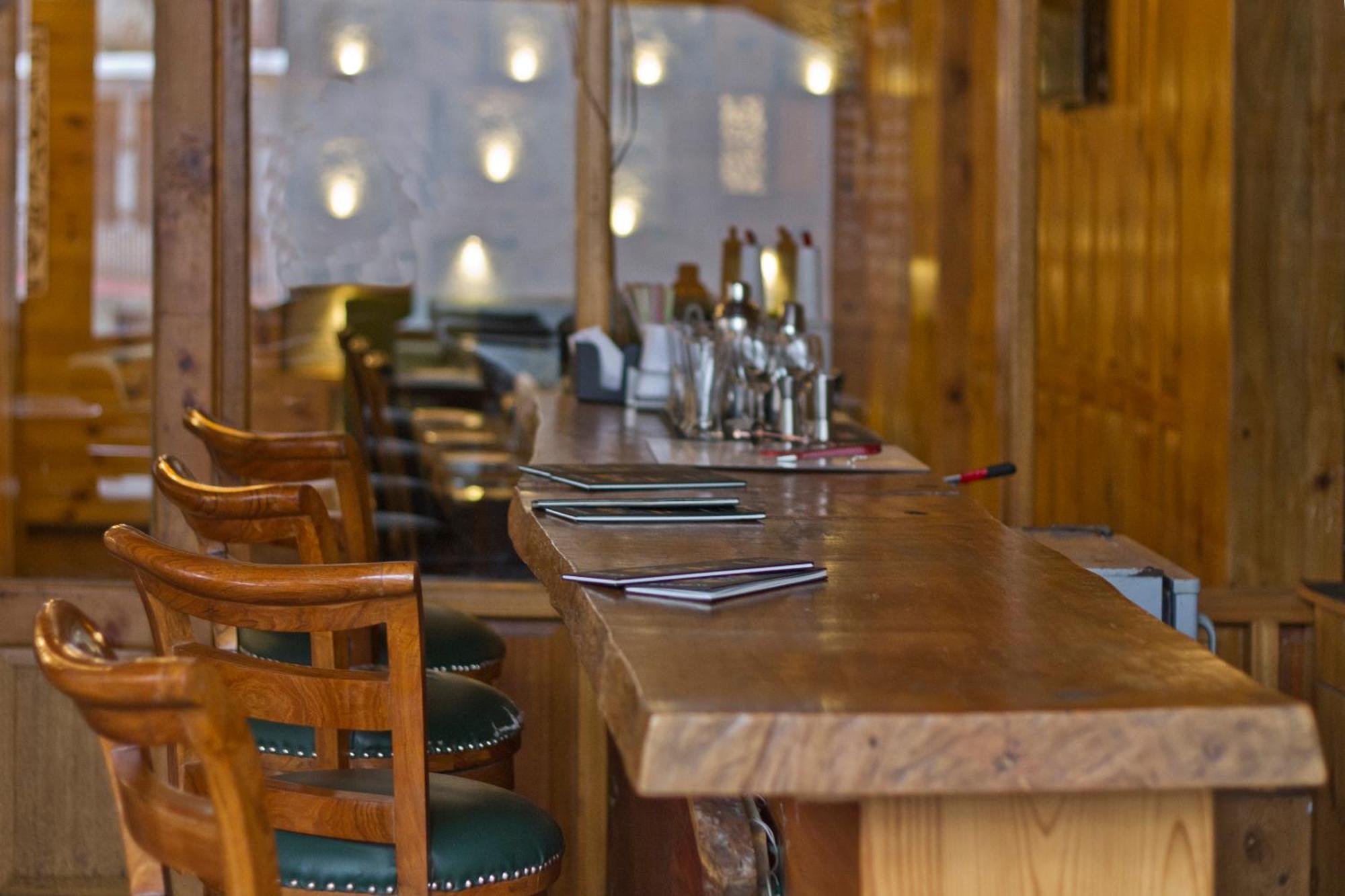 The Whispering Inn Resort And Bar Manāli Buitenkant foto