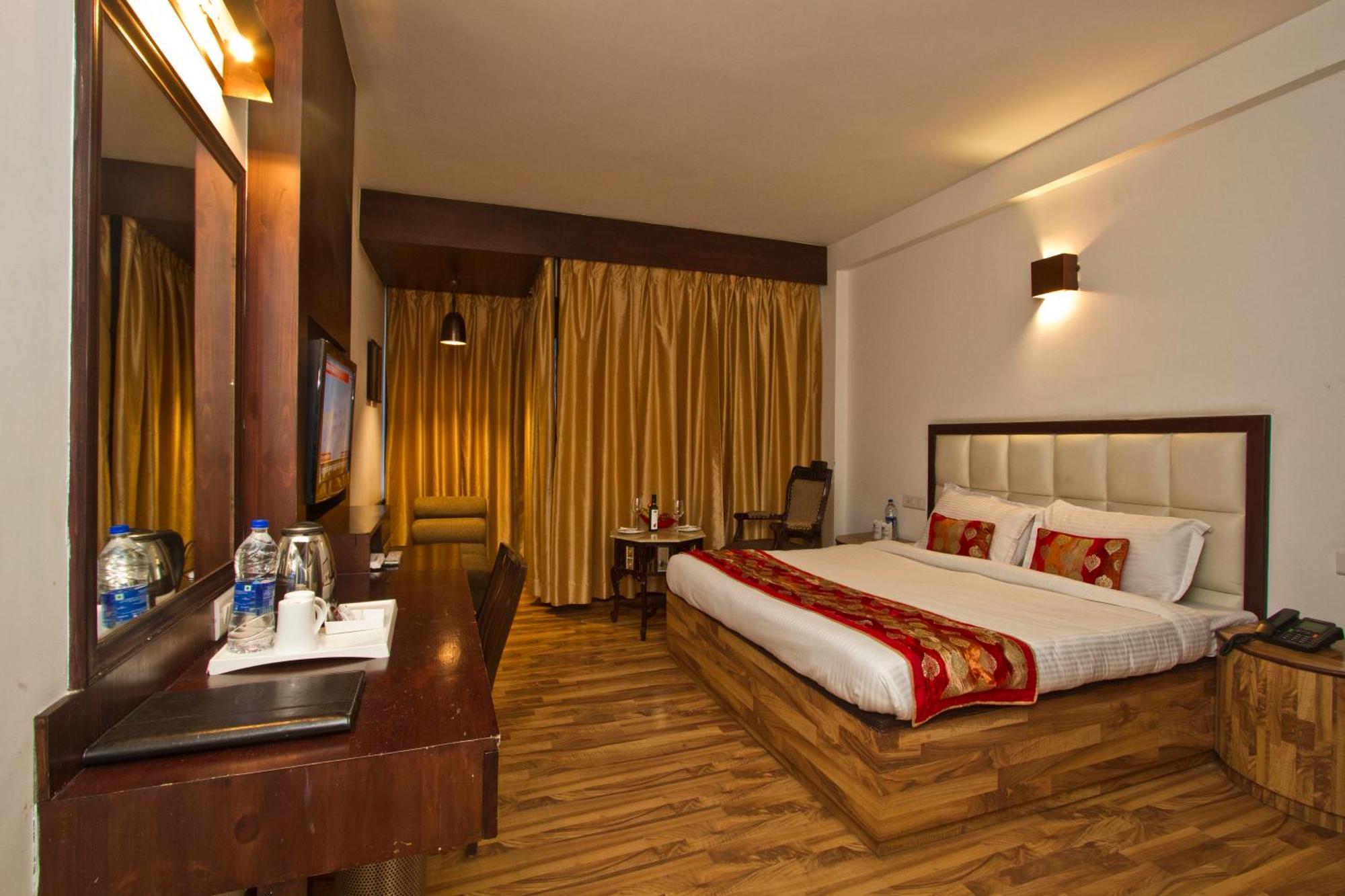 The Whispering Inn Resort And Bar Manāli Buitenkant foto